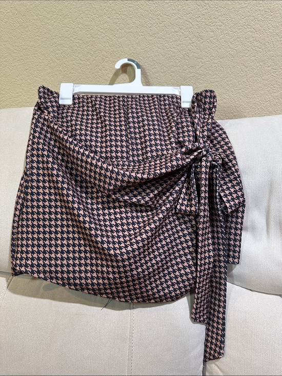 Pants - Chic Houndstooth Wrap Mini Skort in Brown and Black New Boutique
